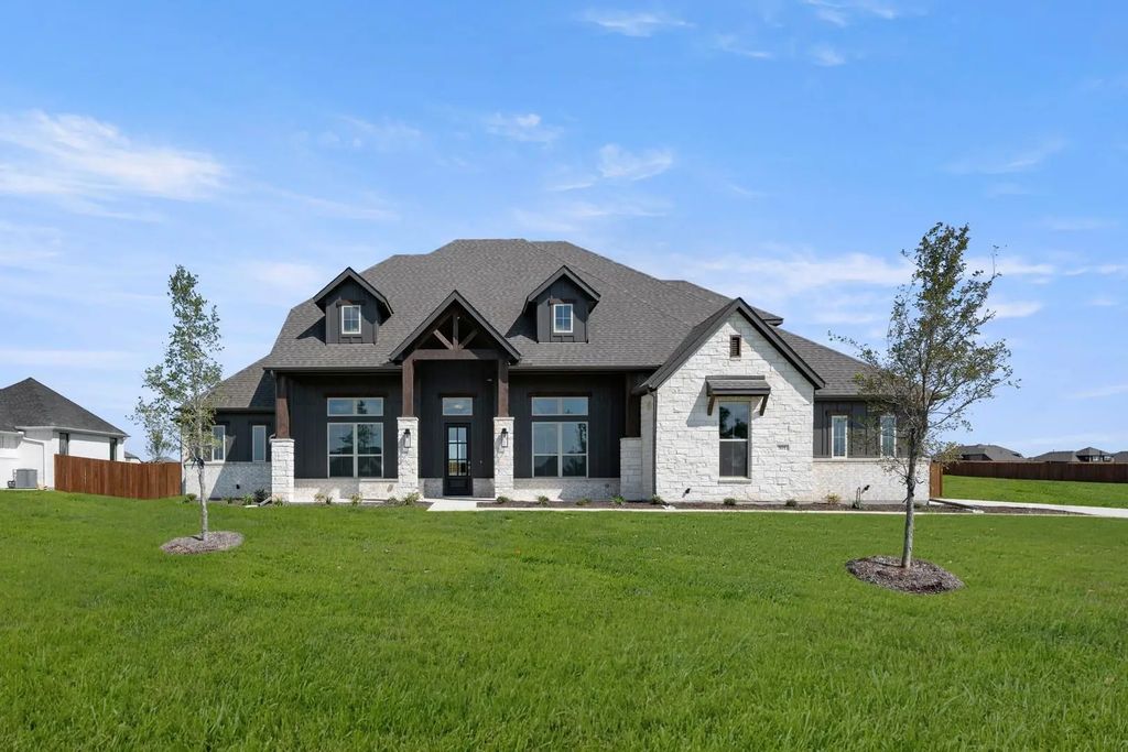 301 Hollingsworth Lane, Glenn Heights