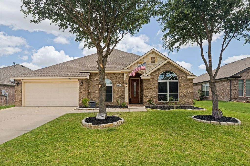 2216 Woodberry Drive, Forney