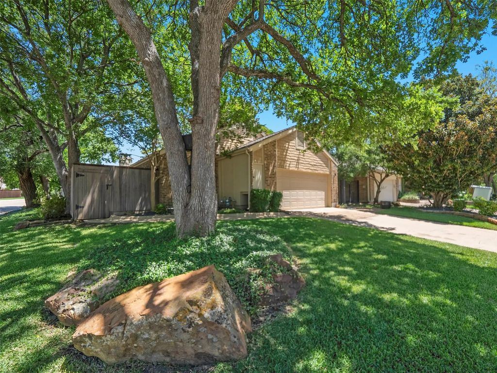 4101 Rush Circle, Addison