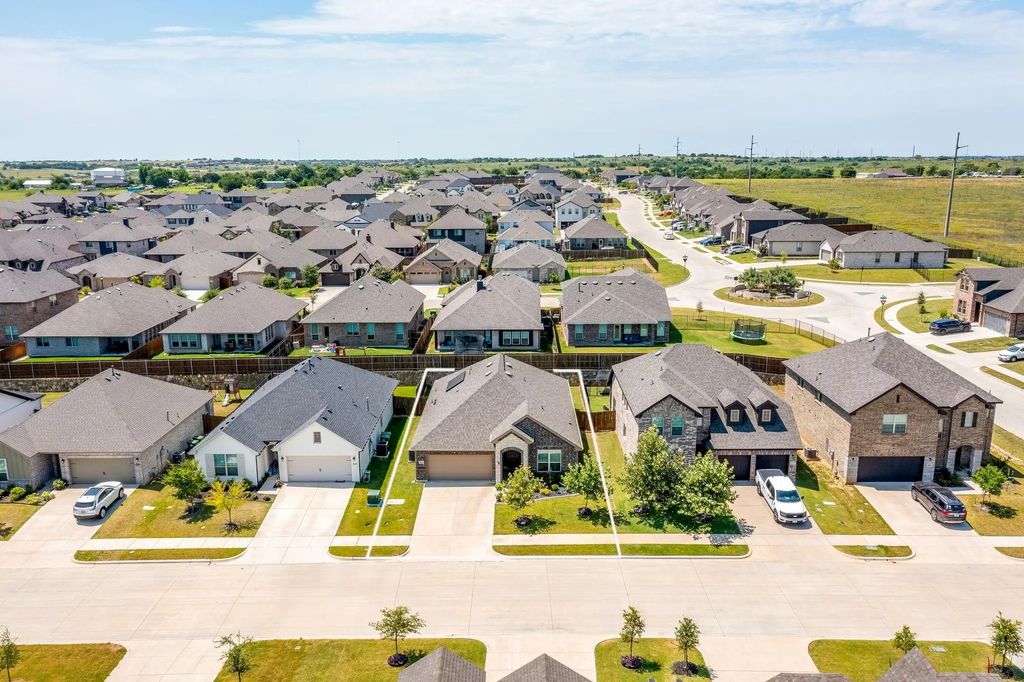 8225 Manx Point, Godley