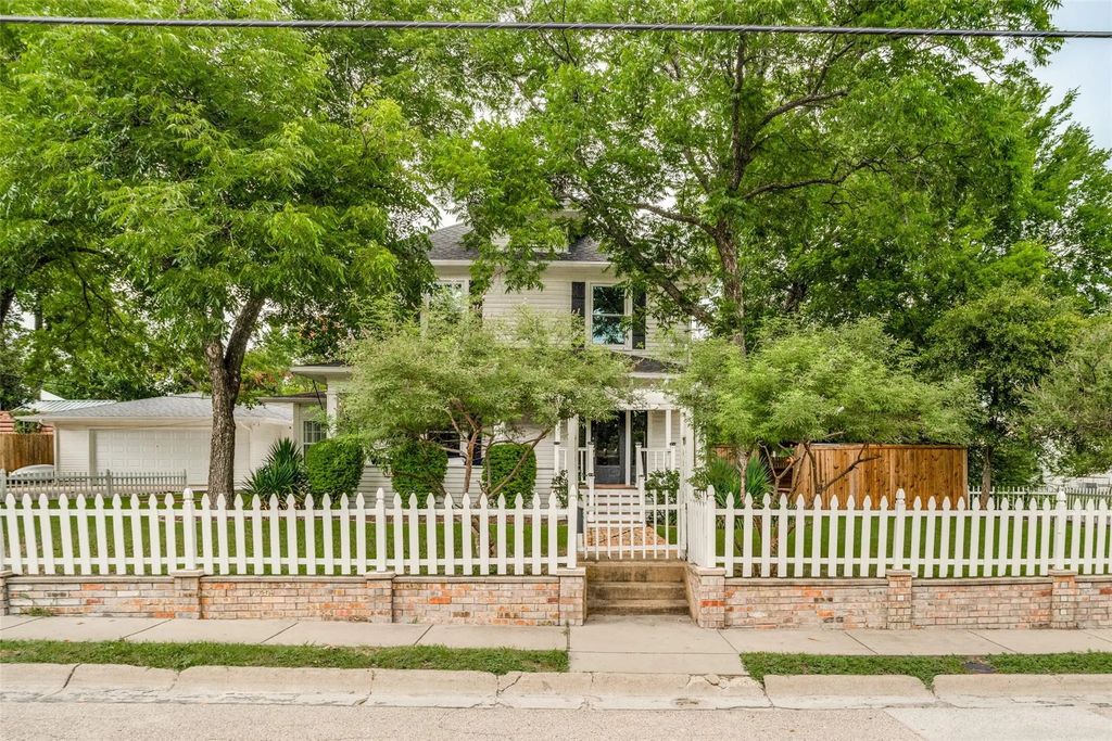 1015 N College Street, McKinney