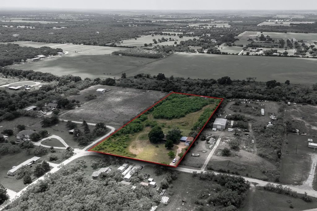 1253 Private Road 2431, Clyde