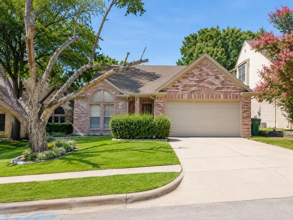 1106 Cain Court, Cedar Hill