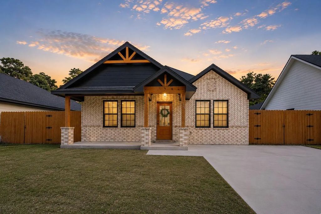 920 Church Avenue 924, Waco