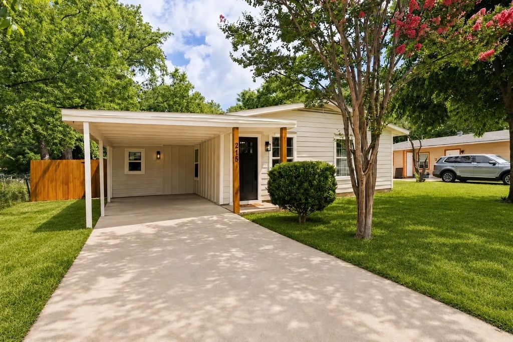 215 Loma Drive, Garland
