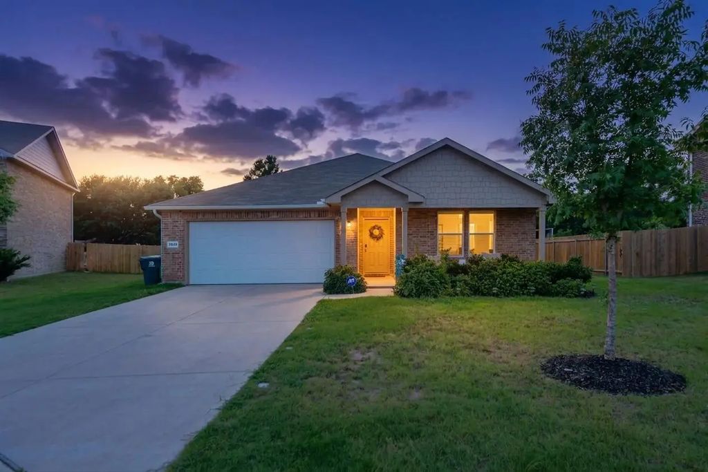3635 Chestnut Oak Drive, Dallas