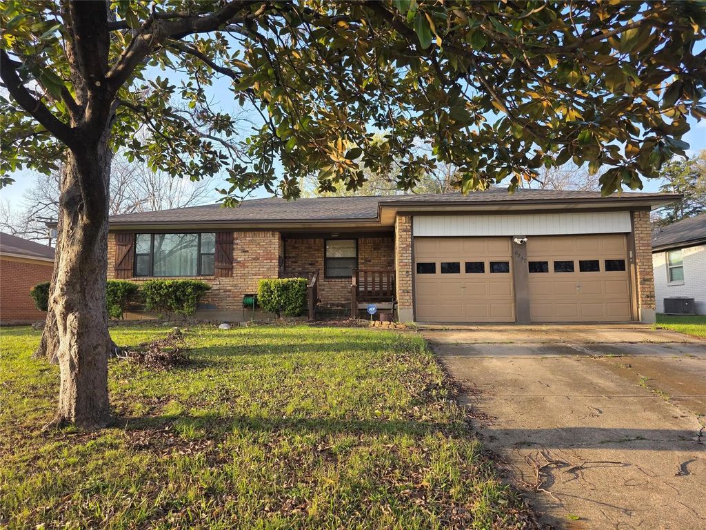 8257 Stony Creek Drive, Dallas