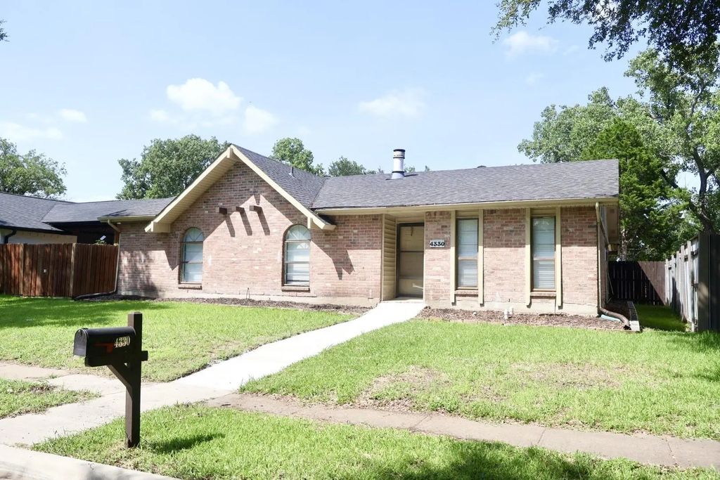 4330 Mayflower, Garland