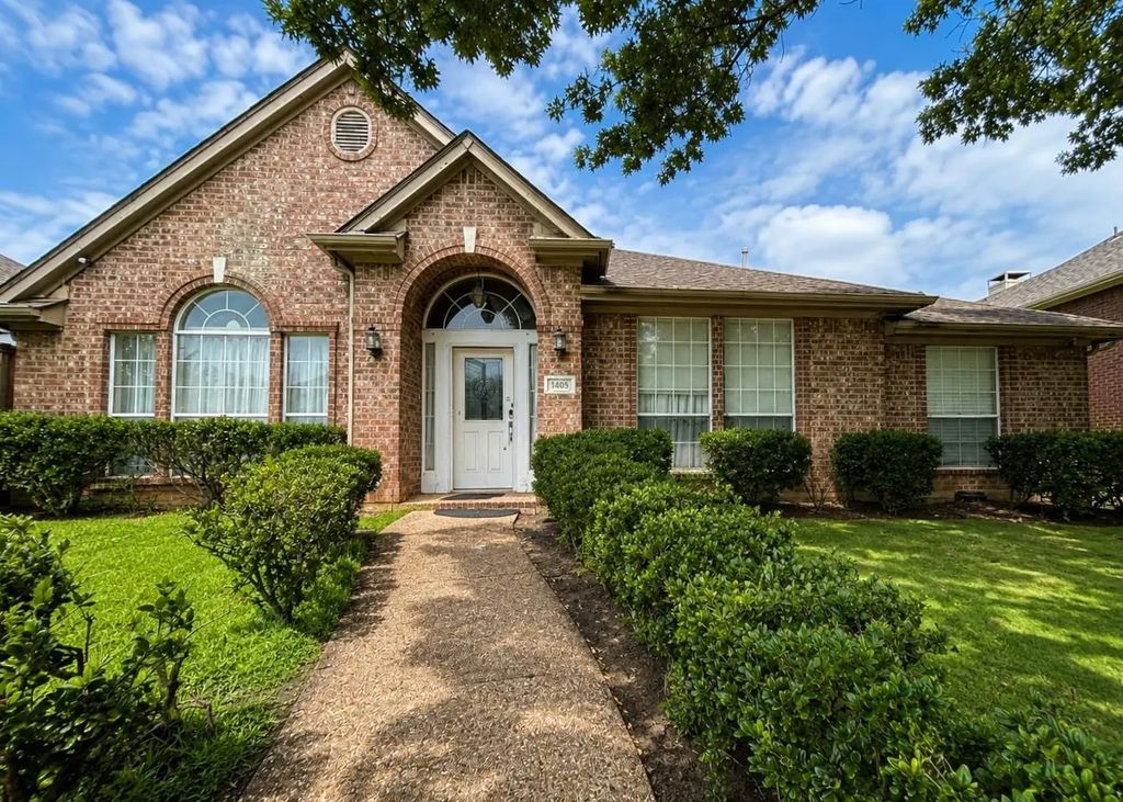 1405 Meadow Drive, Irving