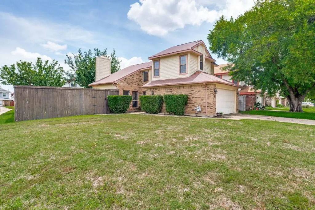 3828 Clover Hill Lane, Carrollton