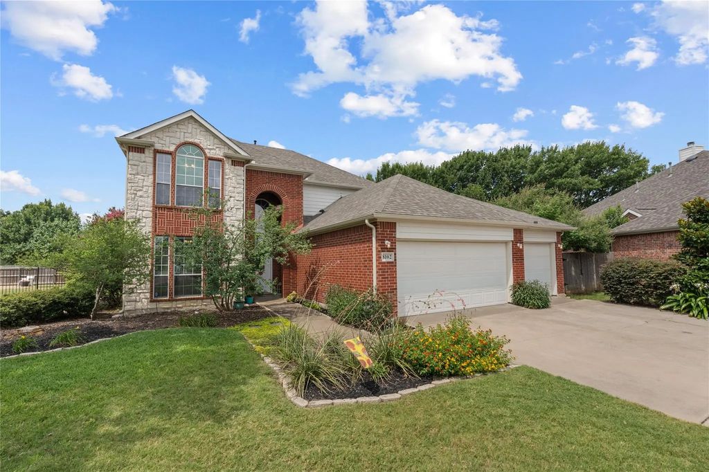 8102 Yucatan Court, Arlington