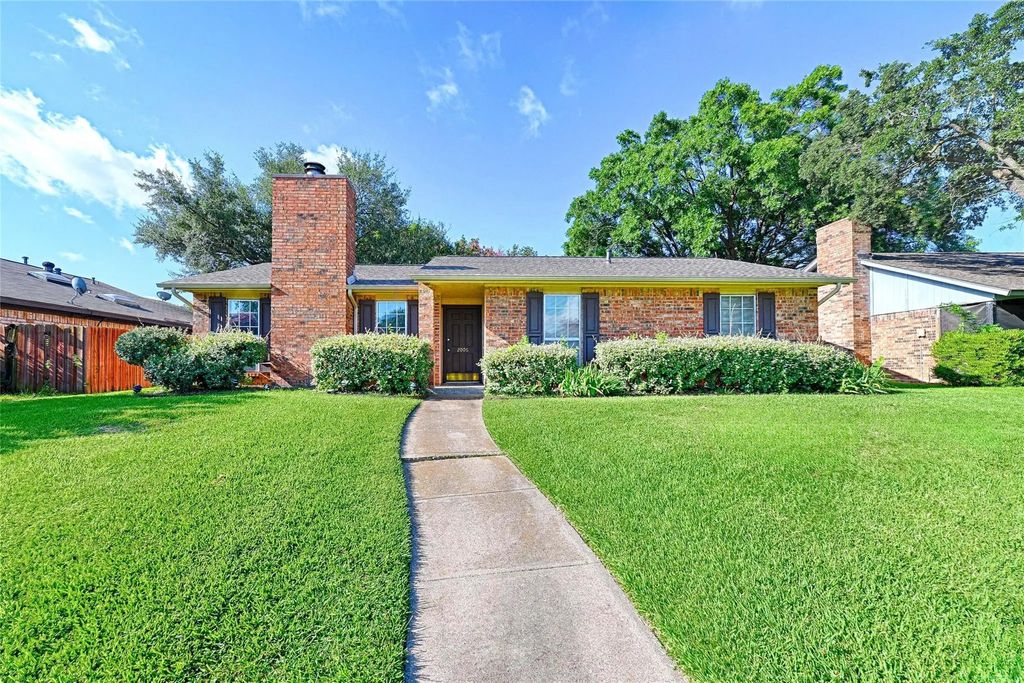 2006 E Collins Boulevard, Richardson