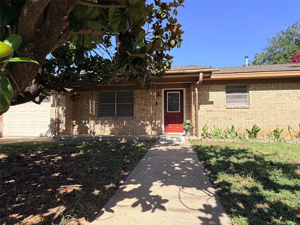 307 N Victor Street, Comanche