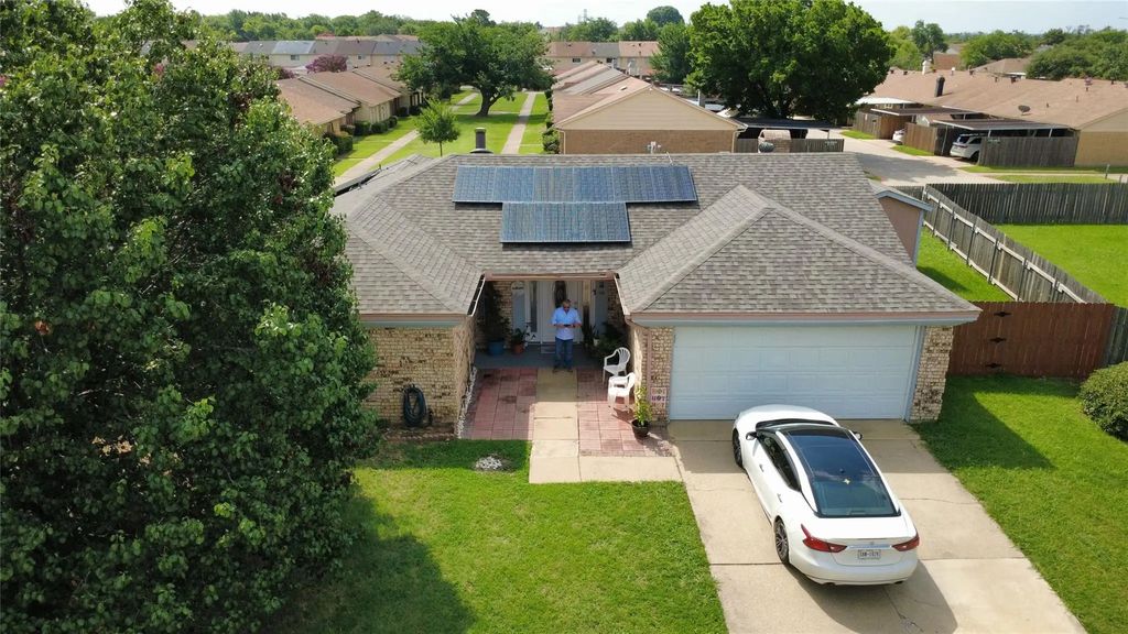 3030 Meadow Creek Court, Grand Prairie