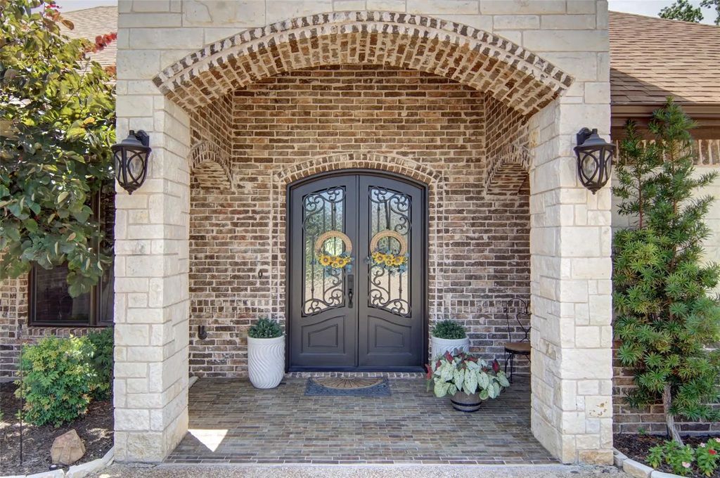 1221 Prestwick Court, Granbury