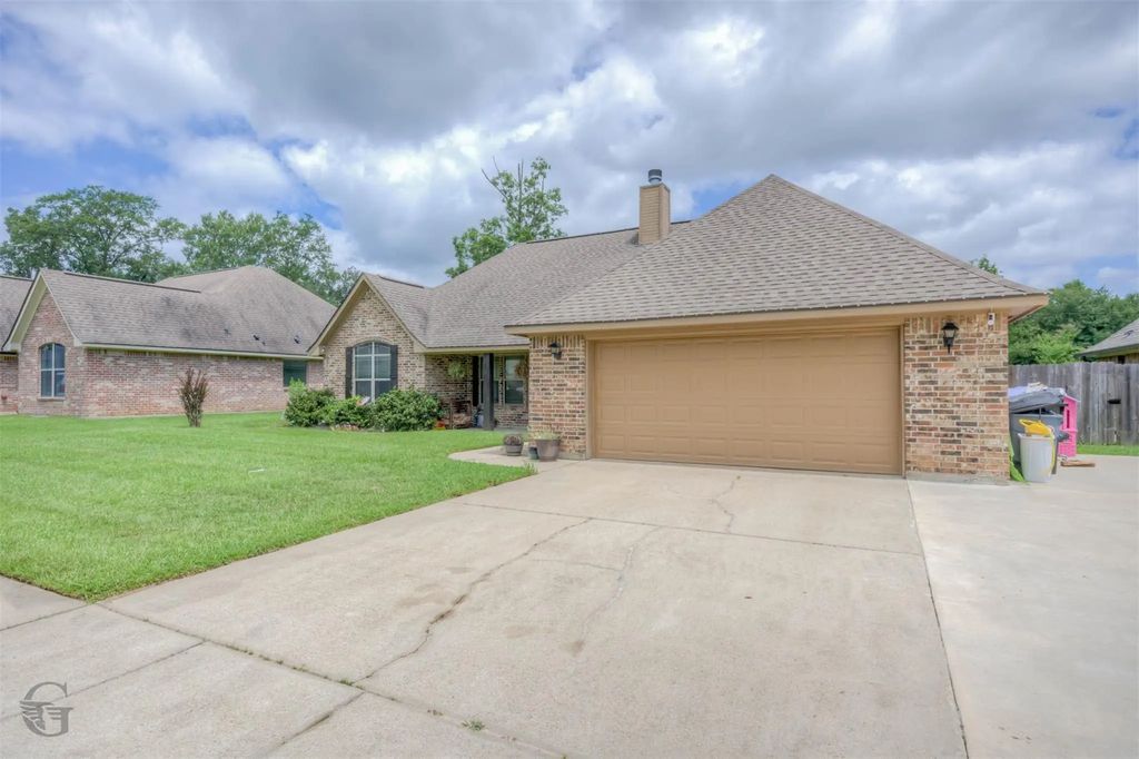 174 Bent Tree Loop, Haughton