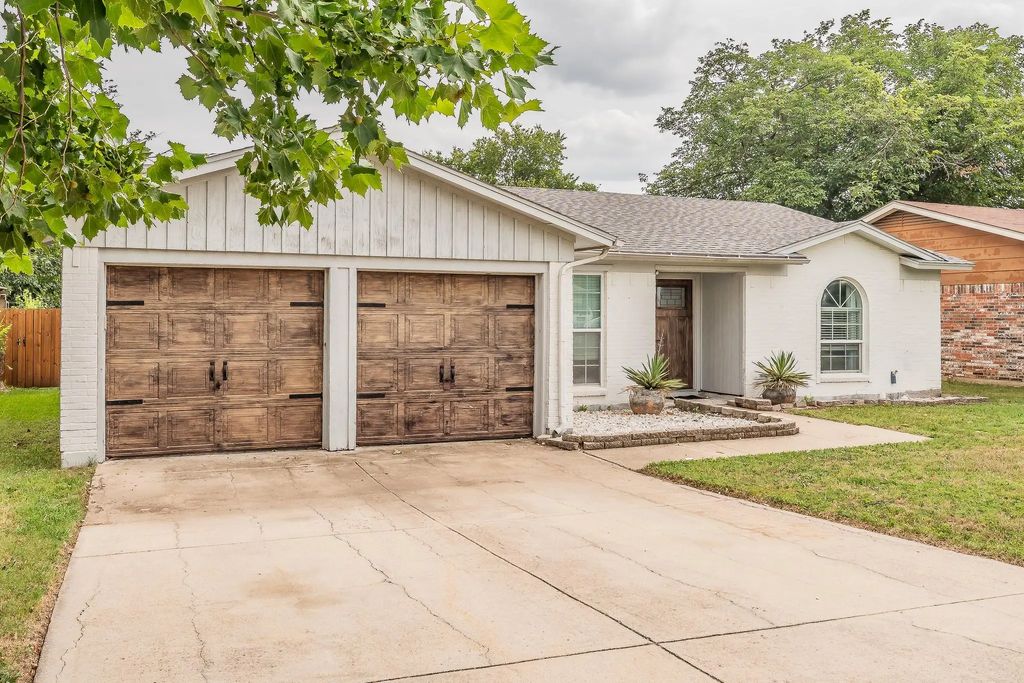 5612 Macgregor Drive, Haltom City