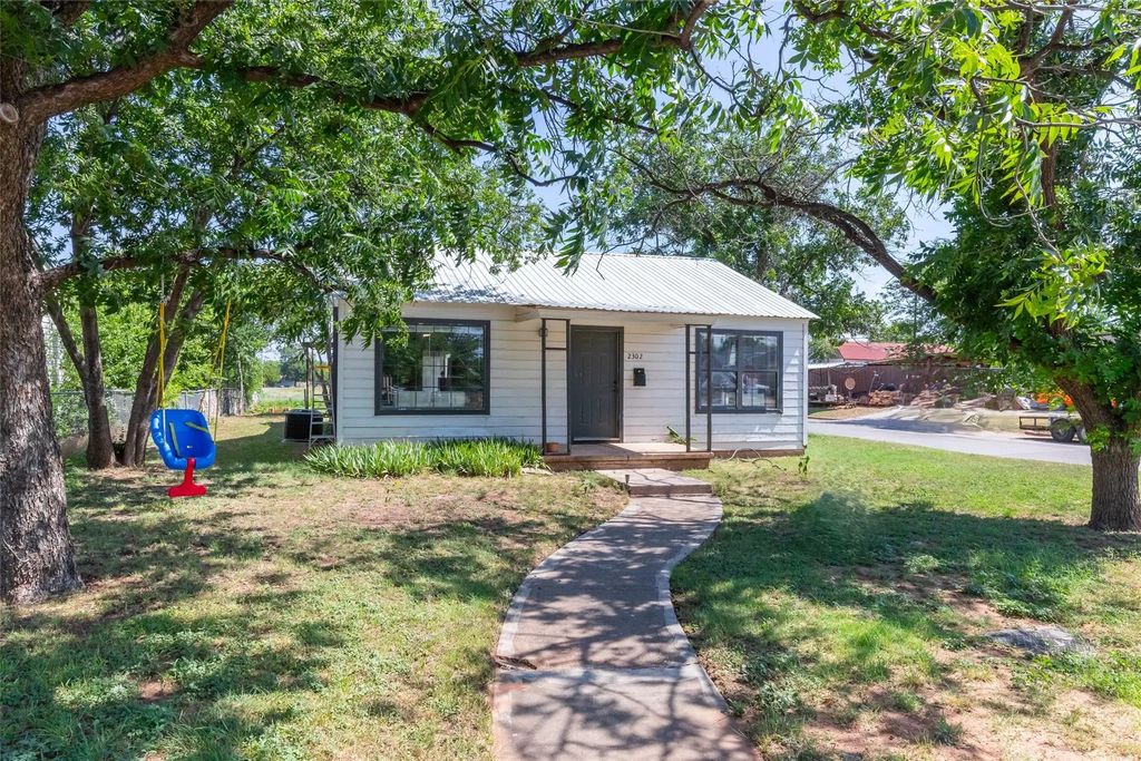 2302 N 18th Street, Abilene