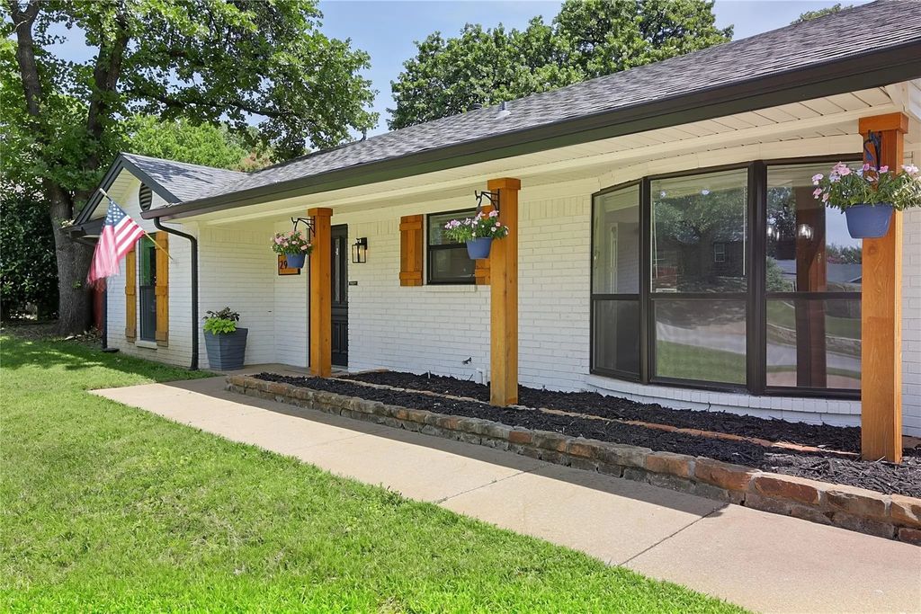 2917 Cresthaven Drive, Grapevine