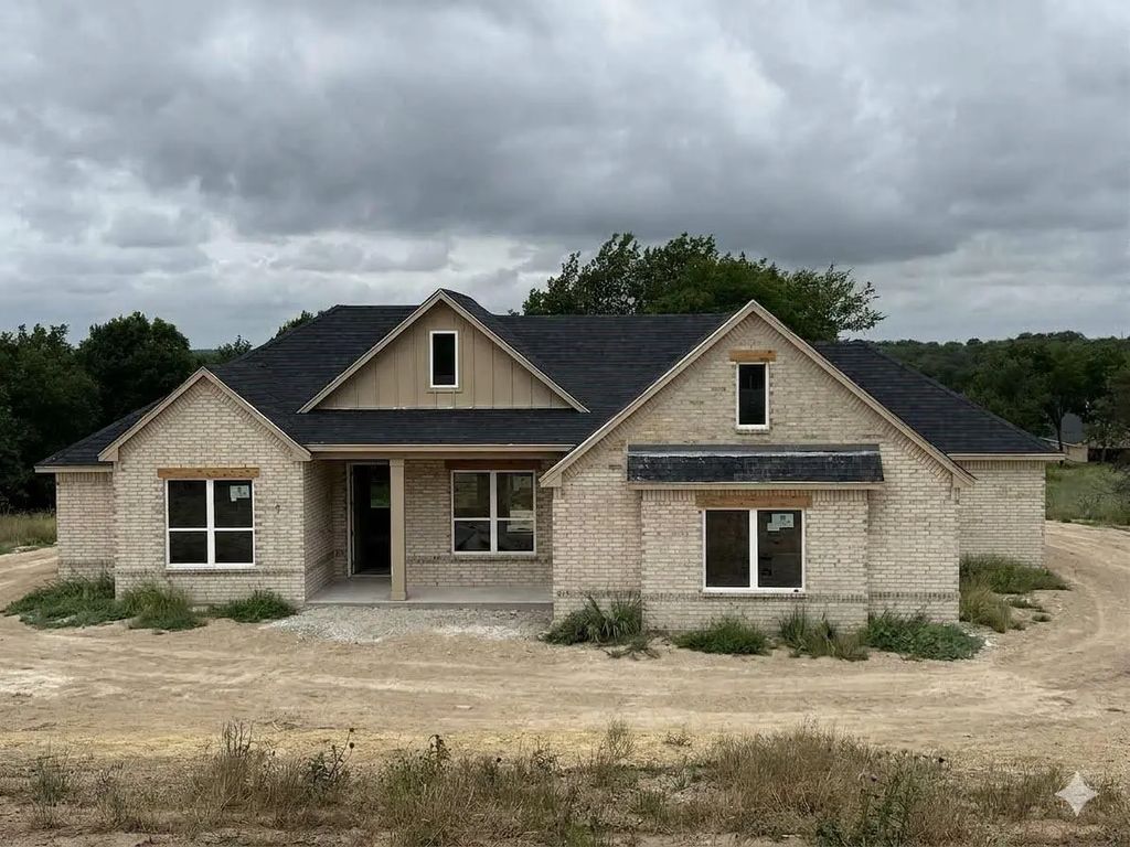 1075 Colt Road, Springtown