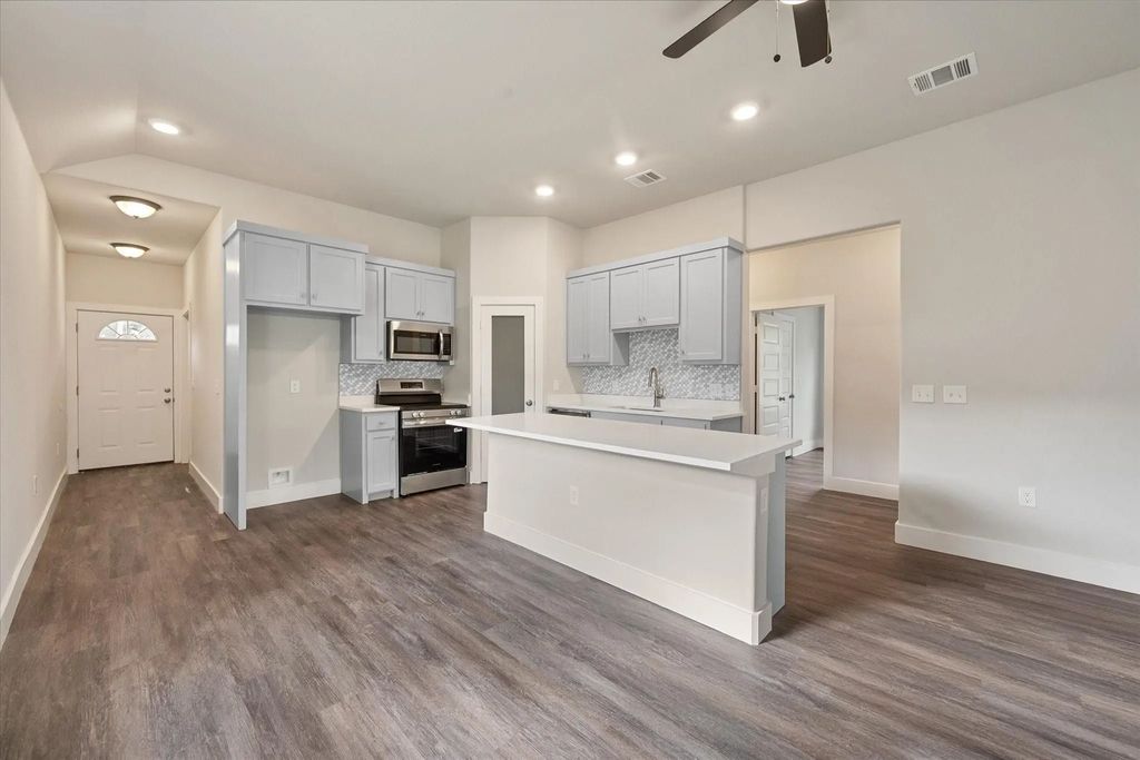 1206 E 11th, Corsicana