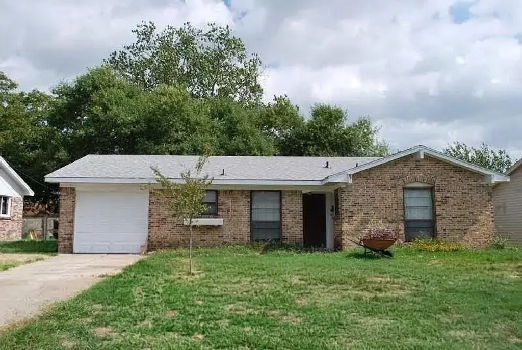 1320 Eastside Drive, Mesquite