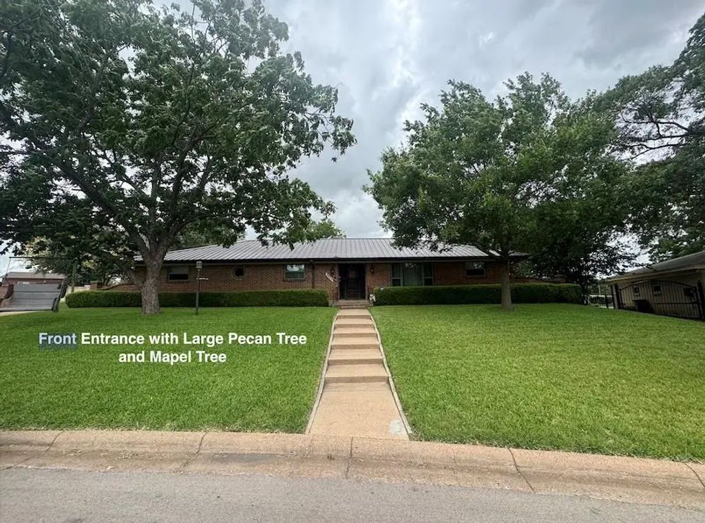 3908 Dawn Drive, Benbrook