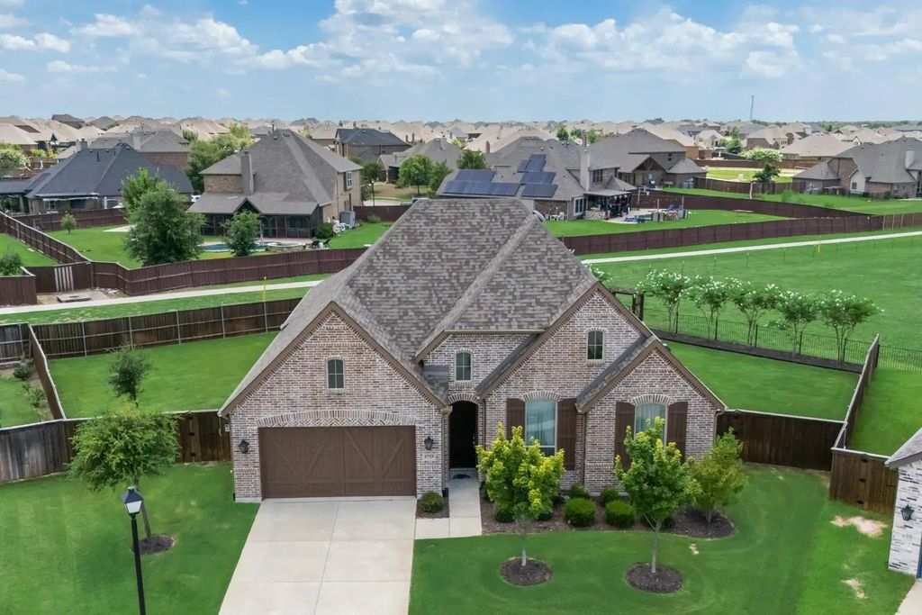 1733 Puglia Court, McLendon Chisholm