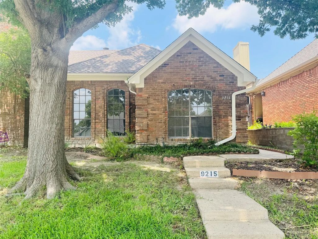 9215 Highedge Circle, Dallas