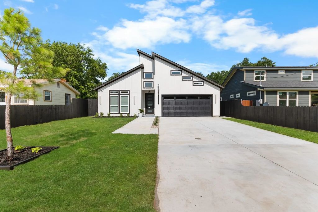 3811 Harlingen Street, Dallas