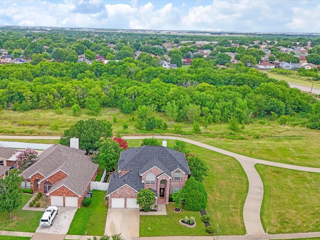 615 E Lynn Creek Drive, Arlington