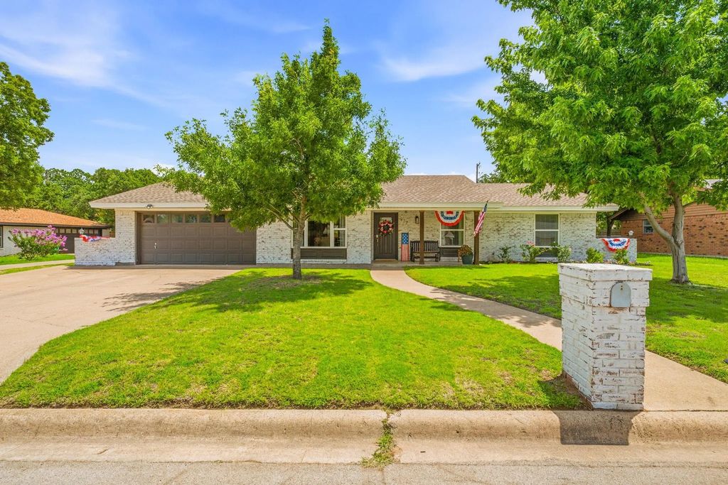 977 Mockingbird Street, Stephenville