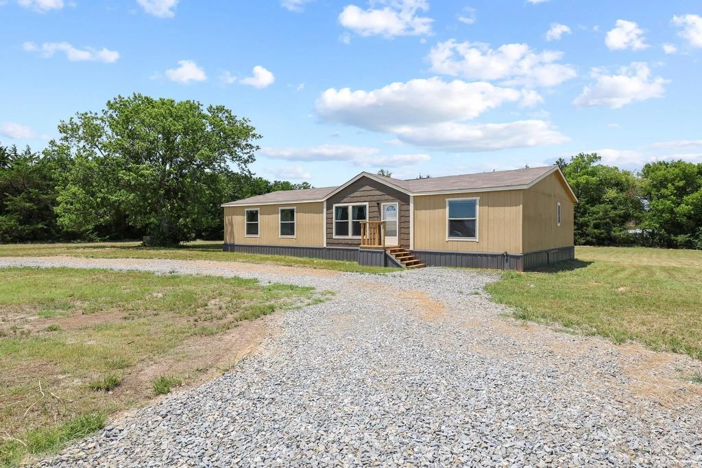 225 Hemby Way, Bonham