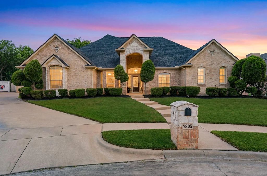 7805 Vineyard Court, North Richland Hills