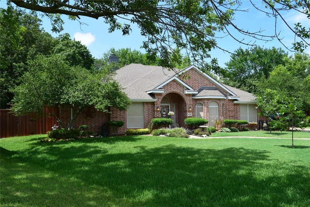 4201 Glistening Springs, Rowlett