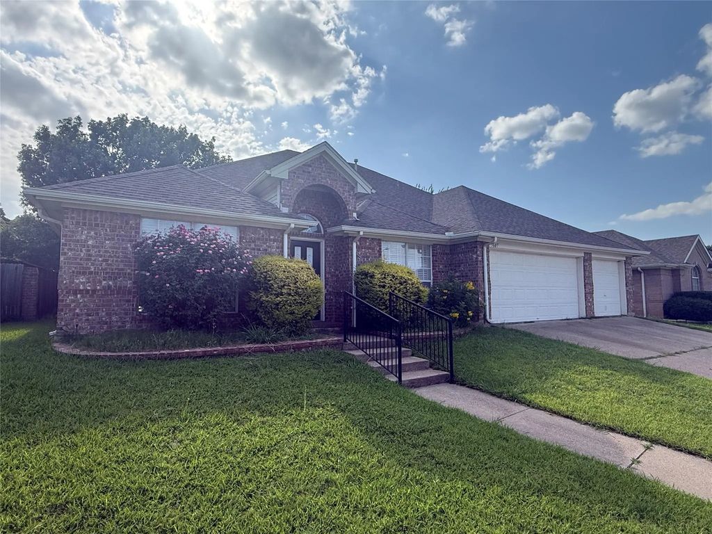3607 Heatherbrook Drive, Arlington