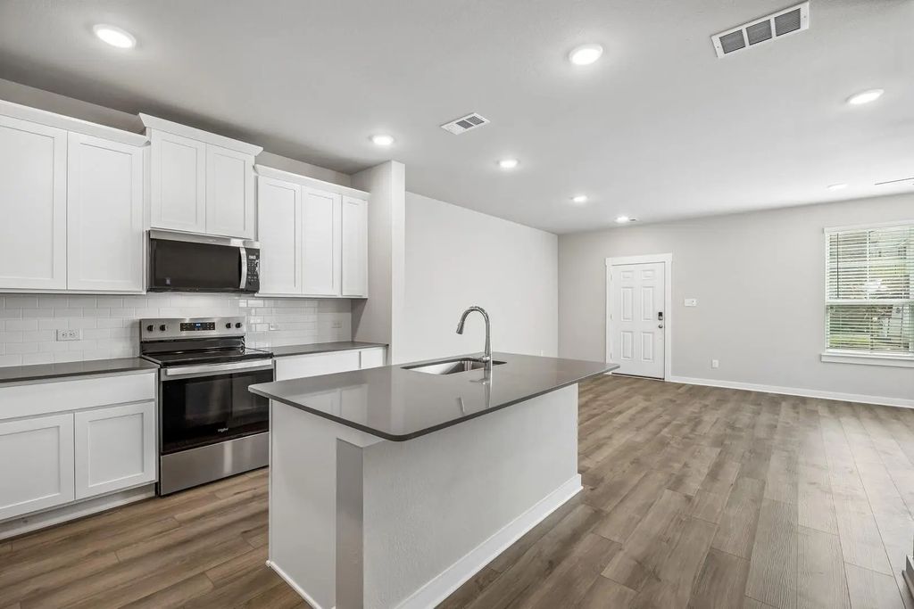 258 Territory Trail 19, Fort Worth