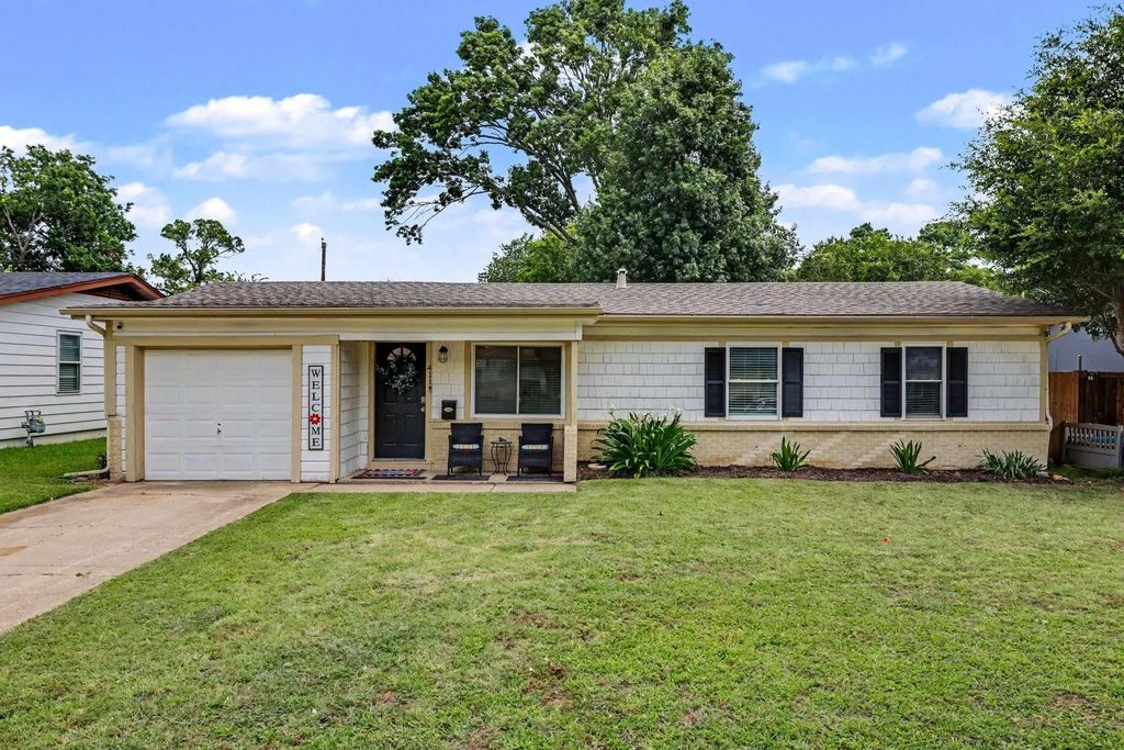 411 E Tucker Boulevard, Arlington