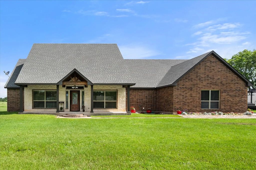215 Northline Road, Teague