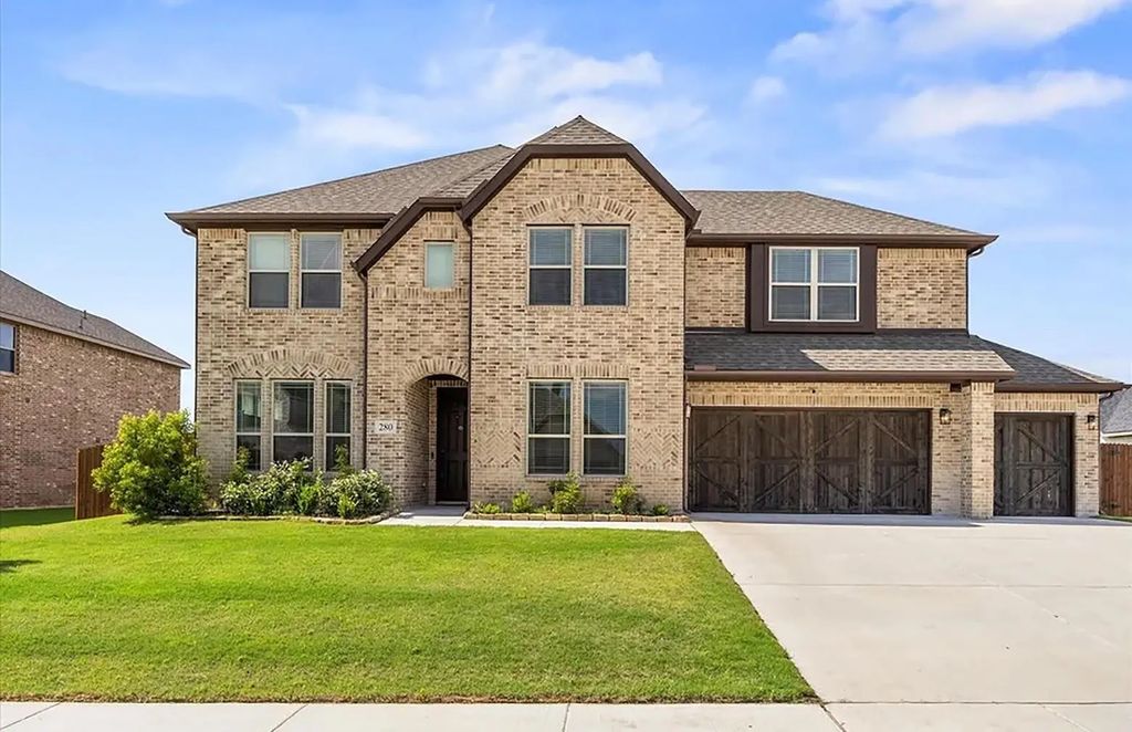 280 Sparkling Springs Drive, Waxahachie