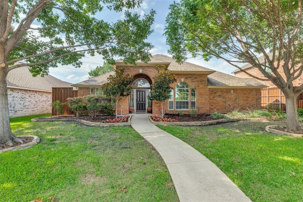 1825 Walters Drive, Plano