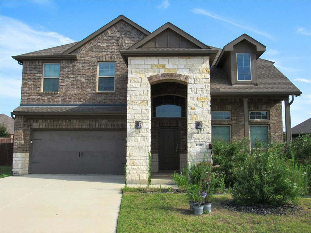 10305 Geode Street, Aubrey