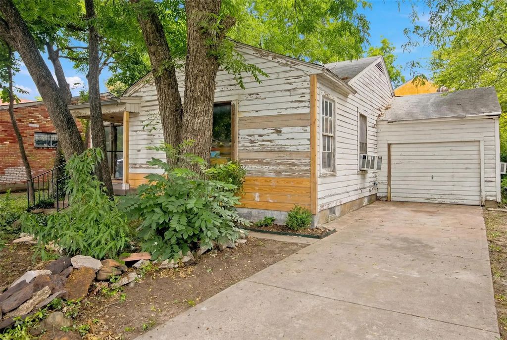 3134 Carlson Drive, Dallas