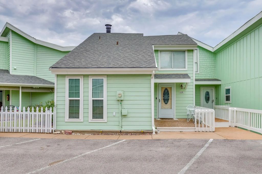 624 Harbor Circle, Azle