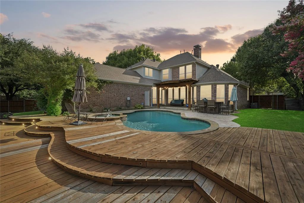 612 Driftwood Court, Allen