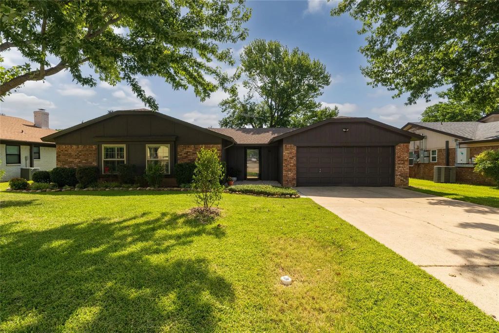 6528 Sherri Lane, North Richland Hills