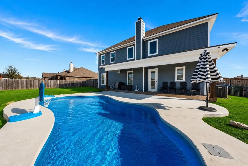 10053 Wildberry Drive, Waco