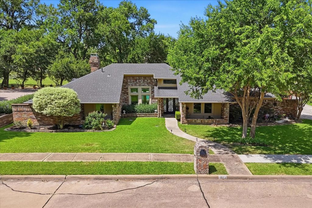 2613 Country Valley Road, Garland