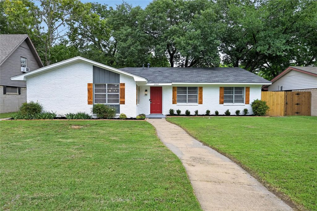 2507 Foxcroft Circle, Denton