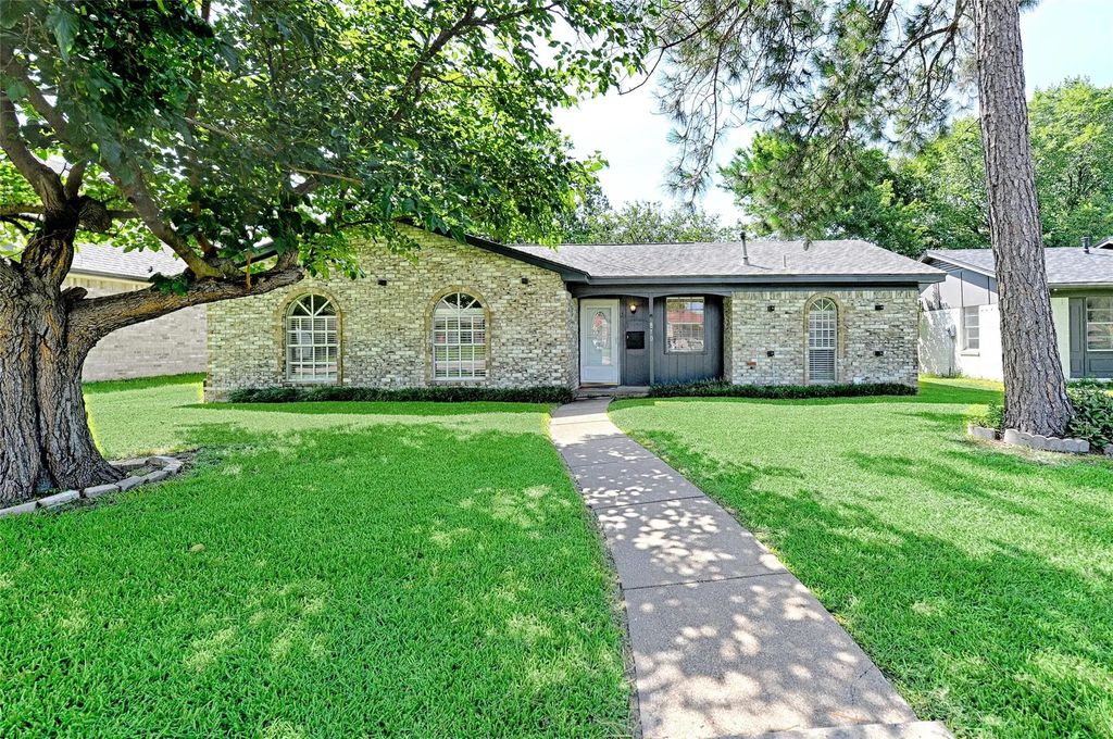 810 Waikiki Drive, Garland